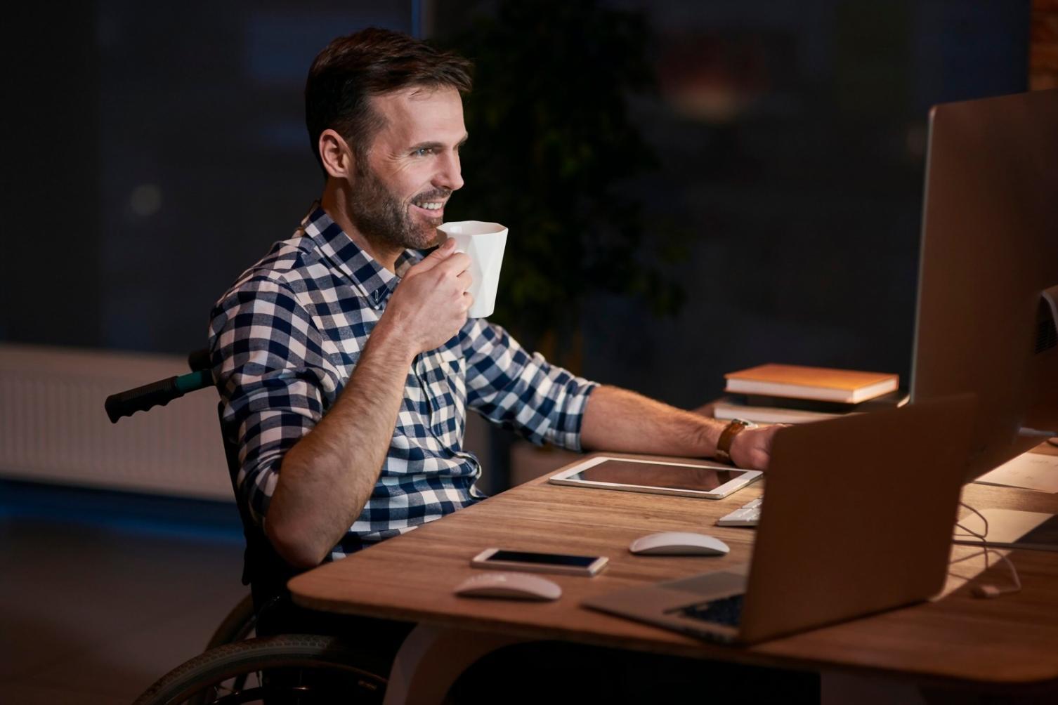 AR uygulama geliştirme sürecinde çalışan öğrencilerin projelerinden bir görünüm